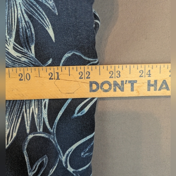 Caribbean Medium Silk/Cotton Blend Button Down Shirt Hawaiian Navy/White - Picture 9 of 9